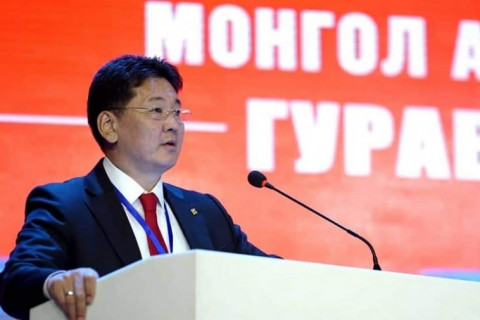 У.Хүрэлсүх: Монгол төр гацаанд орчихоод байна