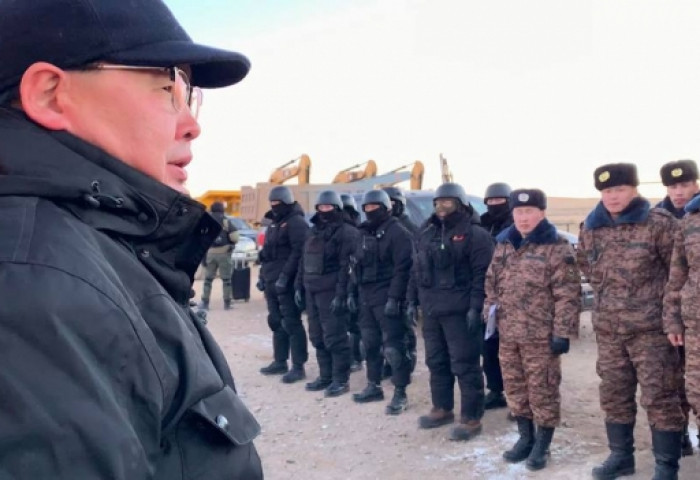Салхитын мөнгөний ордод ажиллагаа явуулж, тусгай зөвшөөрлүүдийг нь цуцаллаа