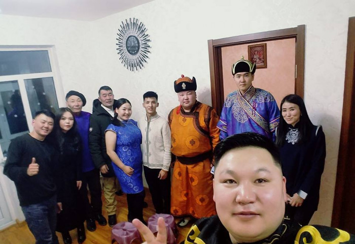 Дуучин Э.Энх-Эрдэнэ: Баярцогтод ард түмний хандиваар боссон 2 өрөө байрны түлхүүр гардууллаа
