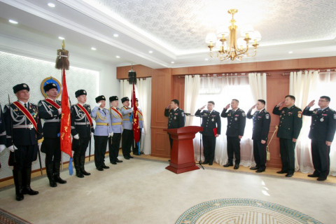 ФОТО: Цагдаа, Дотоодын цэргийн алба хаагчдад төрийн одон медаль, цол гардууллаа