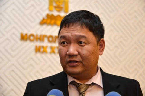 Сангийн сайд асан Б.Болорыг “Монголын зэс корпорац”-ынхны хэрэгт яллагдагчаар татлаа