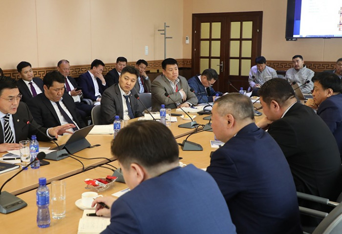 Хотын захирагч, БХБ-ын сайдтай уулзаж, томоохон төсөл хөтөлбөрүүдийг эхлүүлэх талаар санал солилцов