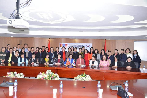 БНСУ-ын парламентын гишүүн Ким Ён Жу НАМЭХ-ны эмэгтэйчүүдтэй уулзлаа