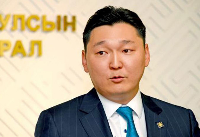 Б.Банзрагч гэгч нь  Г.Тэмүүлэнгийн захиалгаар  Асашёорюү Д.Дагвадорж  руу дайрав уу