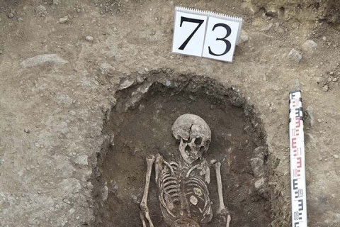 Хөвсгөл аймгаас 14 дүгээр зууны монгол эмэгтэй дайчны булш олджээ