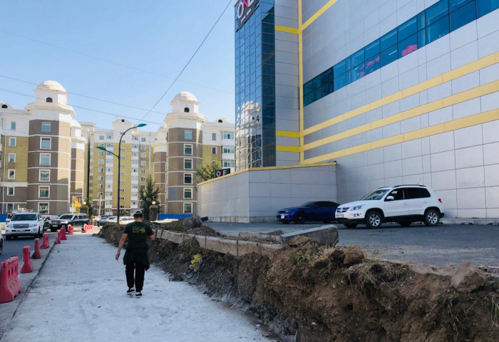  “Home plaza”компанийн хөрөнгө оруулагч М.Энх-Амгалан:   HOME PLAZA Ц.САНДУЙД ОГТ ХАМААГҮЙ. 
