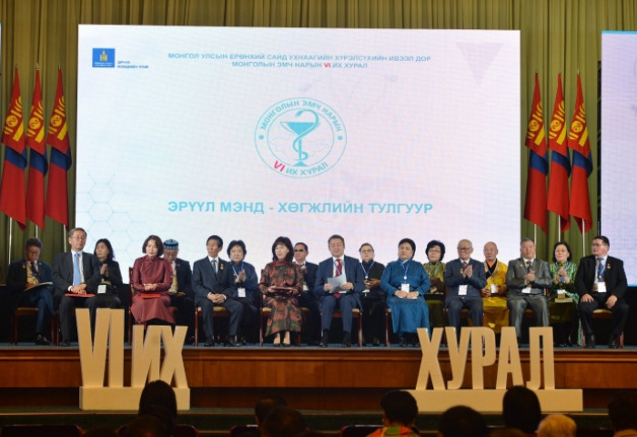 У.Хүрэлсүх: Иргэдээ өвдсөнийх нь дараа биш, өвдөхөөс нь урьдчилан сэргийлэхийн төлөө хамтран зүтгэнэ