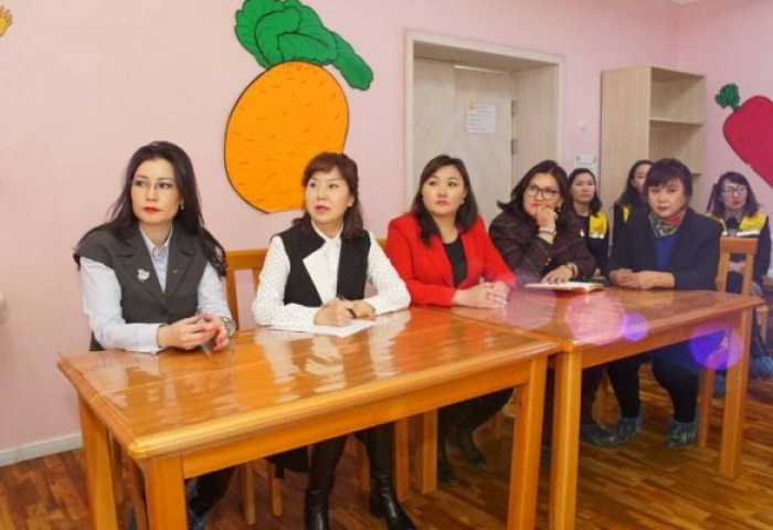 НАМЭХ-ны удирдлагууд Хүүхэд түр хамгаалах байрны үйл ажиллагаатай танилцлаа