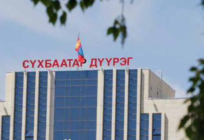 Сүхбаатар дүүргийн ЗДТГ-ын дарга Р.Энхболд  халсан ажилтандаа  НАЙМАН САЯ төгрөг өгөхөөр боллоо