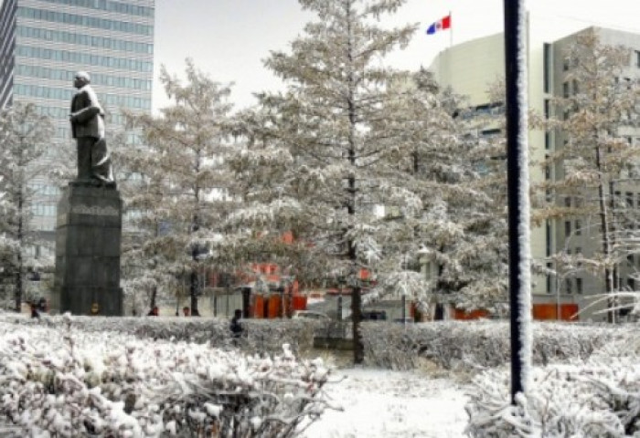 Улаанбаатарт цас орно