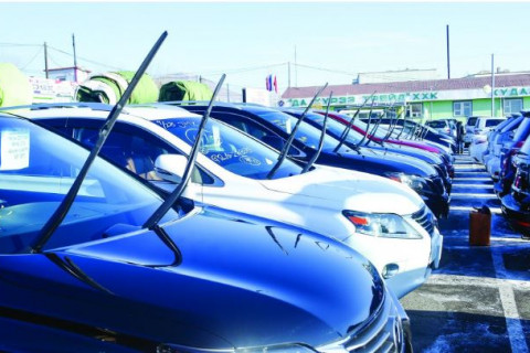 “Приус” автомашиныг Япон Улсаас таван сая төгрөгт багтааж авчирдаг