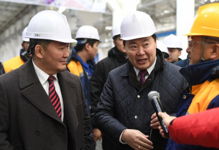 Банкны хөрөнгө оруулалт болох 20 тэрбум төгрөгийг Б.Эрдэнэбат хувийнхаа дансанд шилжүүлсэн байжээ