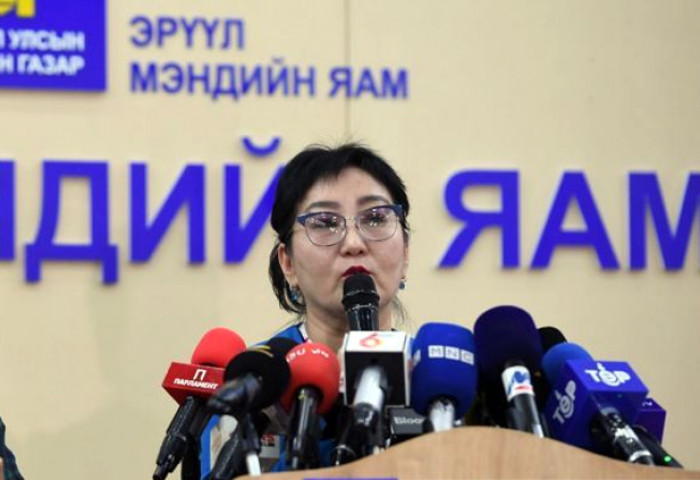 ХҮНСНИЙ ЗАХ БОЛОН ОЛОН НИЙТИЙН ГАЗРААР БАГА НАСНЫ ХҮҮХДИЙГ ДАГУУЛЖ ЯВАХГҮЙ БАЙХЫГ АНХААРУУЛЛАА