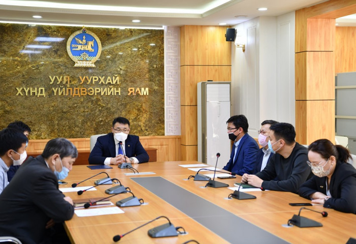 Эрдэс баялгийн салбарынхан COVID 19 вирүсийн тархалттай тэмцэхэд зориулж хандив өргөхөөр боллоо