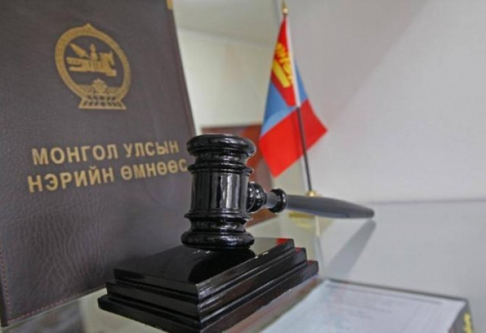 Салхитын ордтой холбоотой 6 шүүгчийн шүүх хурлыг хойшлууллаа