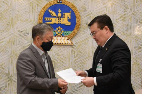 Ж.БЯМБАДОРЖ АЖЛААС ЧӨЛӨӨЛӨГДӨХ ӨРГӨДЛӨӨ УИХ-ЫН ДАРГАД ӨГЛӨӨ