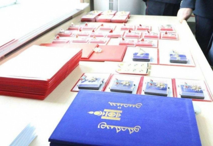 Цагдаагийн байгууллагын 358 албан хаагчийг шагнаж урамшууллаа