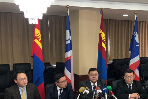 Намдаа 100 саяыг тушаасан хүмүүсийн хэн хэн ямар хэргээр шалгагдаж байна вэ?