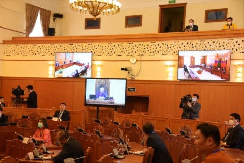 Б.Чойжилсүрэн: Банкууд 500 сая хүртэлх дүнтэй зээлийн хүүг 3 хувиар буулгана