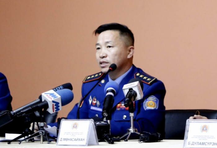 Д.Мөнхсайхан: Уулын оройд автомашин очих боломжгүй газар гал гарвал гараар ус зөөж, унтраадаг