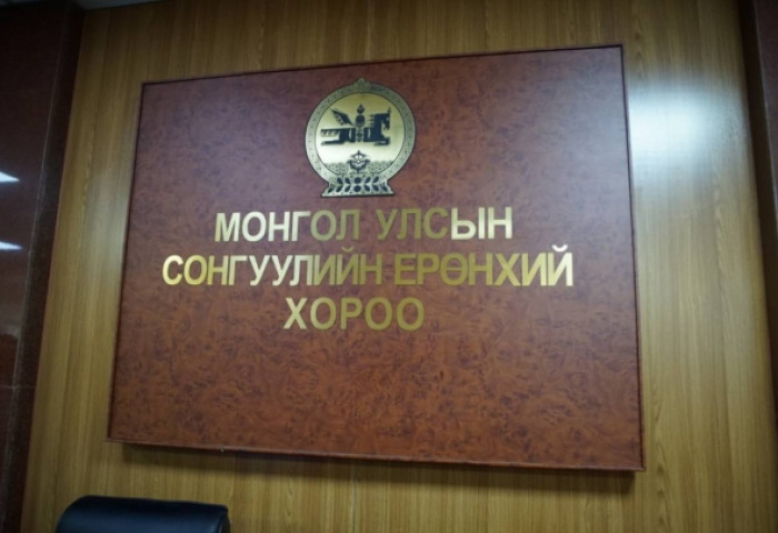 Намууд сонгуульд оролцох батламжаа гардаж авна