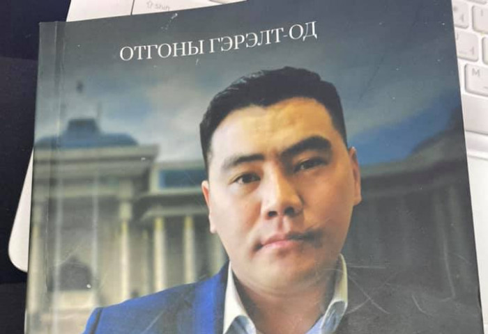 Сонгуулийн солиотой PR-ууд буюу “хоосон” ном