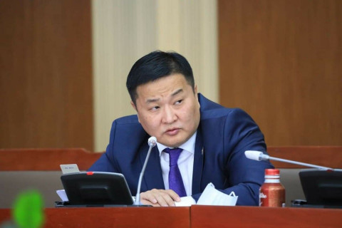 Цас их орж, авто замын хөдөлгөөн тэг зогсож болзошгүй тул сургууль, цэцэрлэгийг цахимаар хичээллүүлэх санал гаргажээ