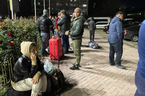 Хэдэн зуун мянган Орос иргэд дайчилгааны тушаалаас зугтан хөрш орнууд руу гарч байна