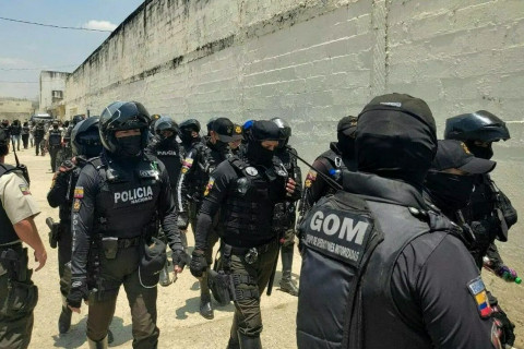 Венесуэл улс гэмт хэрэгтнүүдэд эзлэгдсэн шоронгоо чөлөөлөхөөр 11,000 цэрэг илгээжээ