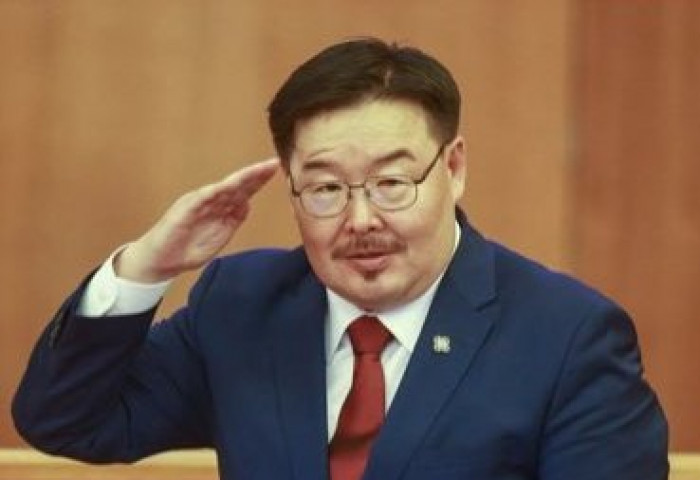 	 		 Улс төрийн “сул хүн”