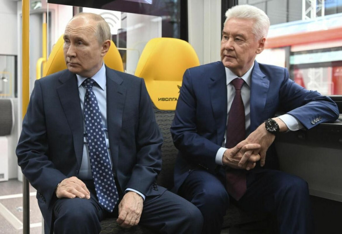 ОХУ-ын ерөнхийлөгч Москва-Санкт Петербургийн чиглэлд өндөр хурдны төмөр зам байгуулах цаг болсныг хэлэв