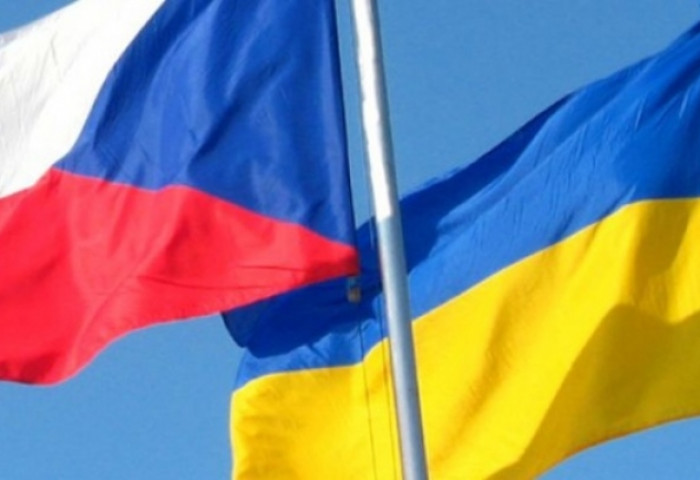 Чехийн ард иргэд Украинд танк худалдан авахад нь туслах зорилгоор хандив цуглуулжээ