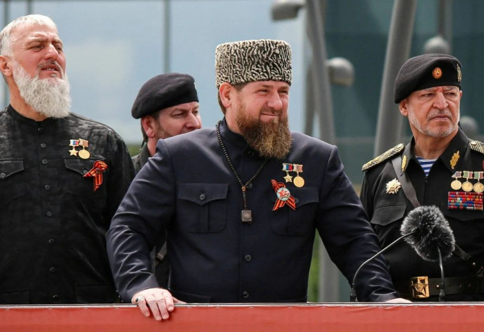 Рамзан Кадыров өсвөр насны хөвгүүдээ Украины фронтод илгээхээ амлажээ