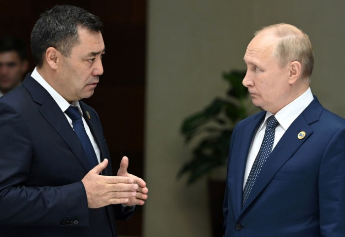 Ялалтын баярын парадад гадаад орнуудын удирдагчдаас зөвхөн Киргизстаны ерөнхийлөгч оролцоно