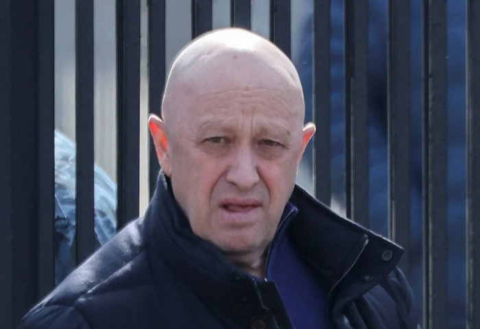 Пригожин “Гэрээ шатаалгаад сууж бай” гэж Оросын батлан хамгаалах яамны удирдлагуудад хэлэв