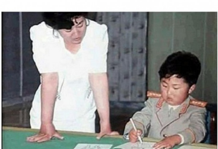 Ким Чен Уны өсвөр насны сонирхолтой гэрэл зургууд