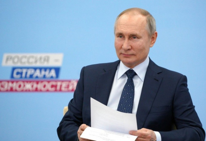 В.Путин: Ямар вакцин тарьсныг ганцхан эмч л мэдэж байгаа