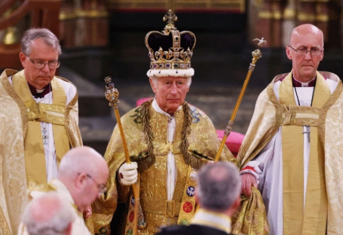 III Чарльз ба Их Британийн хаадын эрх мэдэл