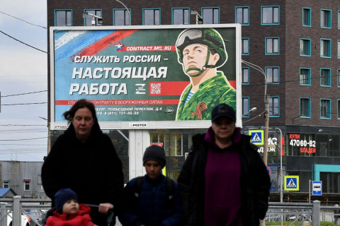 ОХУ-аас гарах иргэдийн шилжилт хөдөлгөөн нэмэгдсэнийг Кремль үгүйсгэв