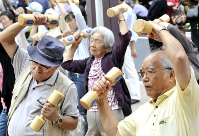 Япон улсад 100 давсан настай хүмүүсийн тоо 20 жилийн дотор тав дахин өслөө