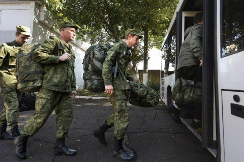 ОХУ-ын Хабаровск муж цэрэгт дайчилсан эрчүүдийнхээ тал хэсгийг гэрт нь буцаажээ