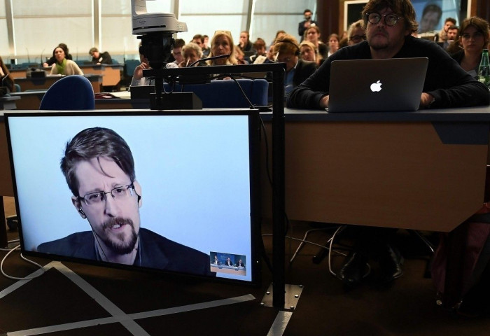 Эдвард Сноуденд ОХУ-ын иргэний харьяалал олголоо