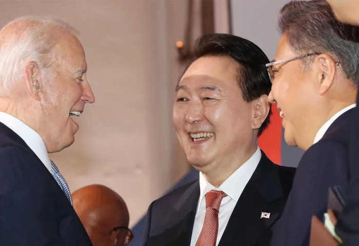 Өмнөд Солонгосын ерөнхийлөгч АНУ-ын ерөнхийлөгчийг “хөшигний ард” шүүмжилсэн ярианы бичлэг задрав