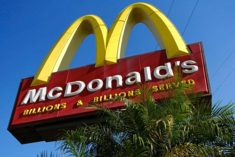 McDonald’s компани 2027 он гэхэд дэлхий даяар 50,000 салбартай болох төлөвлөгөөгөө зарлав