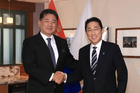 Ерөнхийлөгч У.Хүрэлсүх Япон Улсын Ерөнхий сайд Ф.Кишида нар уулзаж, үдийн зоог барьжээ