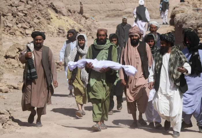 Афганистаны газар хөдлөлтөд амиа алдсан хүний тоо 2,400 давлаа