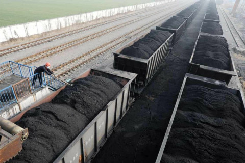 2021 онд Хятадад экспортолсон Монголын нүүрсний хэмжээ 40 хувиар унаж, Оросынх 60 хувиар өсөв