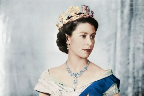 ФОТО: Хатан хаан Элизабетын амьдрал гэрэл зурагт