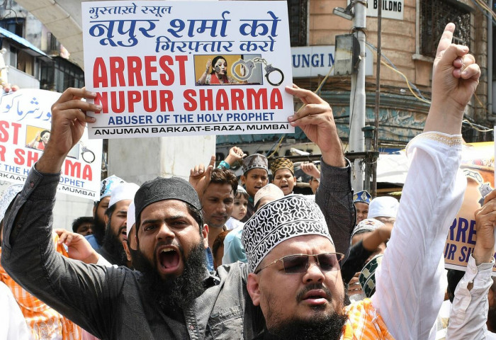 Энэтхэгт ислам, хиндү шашинтнуудын зөрчил хурцадлаа