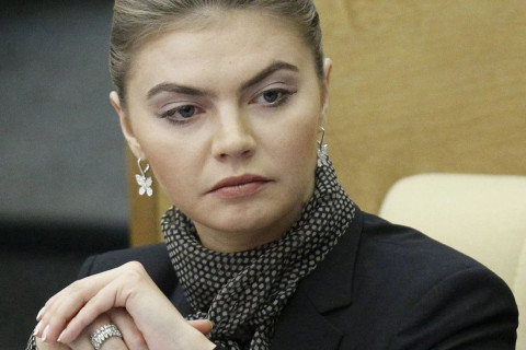 АНУ-ын зарласан ээлжит эдийн засгийн хоригт Путиний найз бүсгүй гэгддэг Алина Кабаева багтав